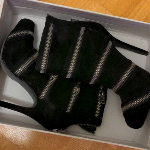 Zipper heels - Picture 1 of 3